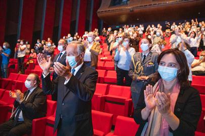 Espectadores solidários com as Artes do Palco
