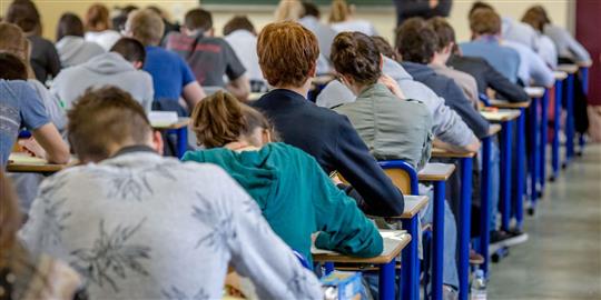 pela Educação sem Limites/ Fim dos exames nacionais do 9ºano