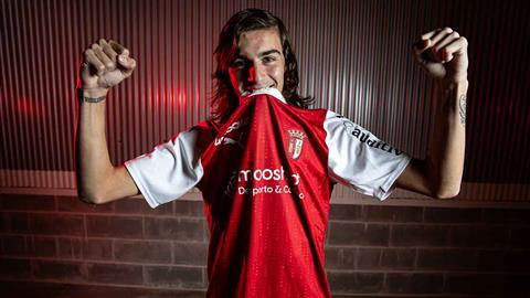 Vasconcelos a titular!