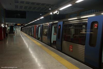 PELA MODERNIZAÇÃO E ALARGAMENTO DO HORÁRIO DO METROPOLITANO DE LISBOA